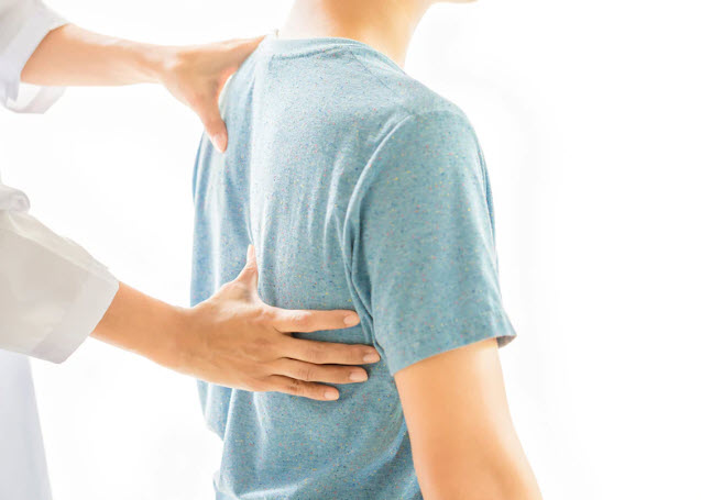 Symptoms of Spinal Stenosis: When to see a doctor